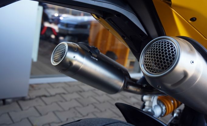 Ducati Streetfighter V2S Yellov + Termignoni