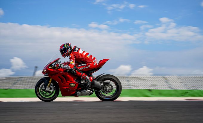 Panigale V4