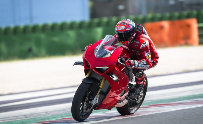 Panigale V4