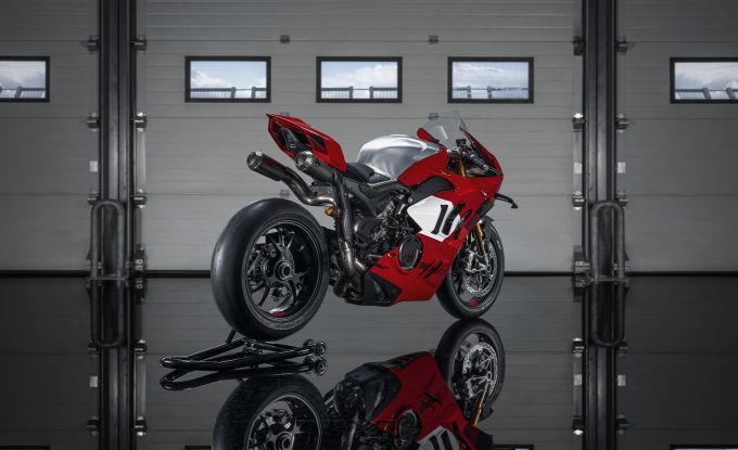 Panigale V4 R