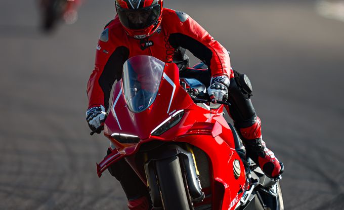 Panigale V4 R