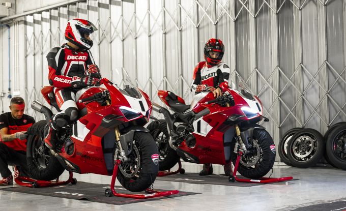 Panigale V4 R